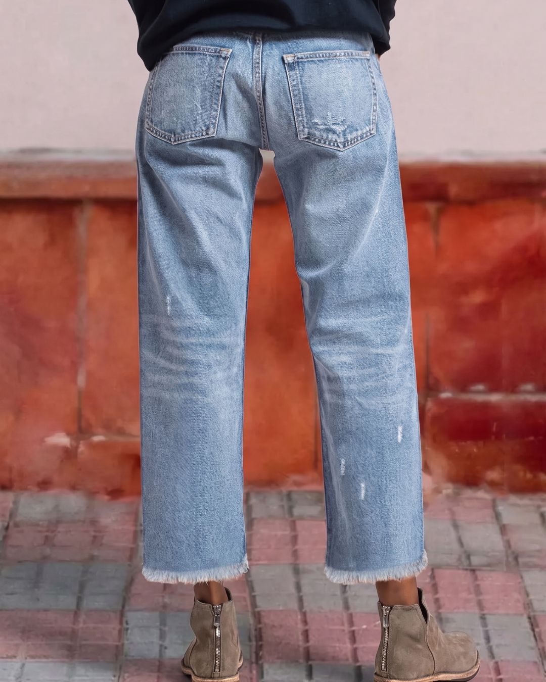 Lola™ | Mid Rise Crop Straight Jeans